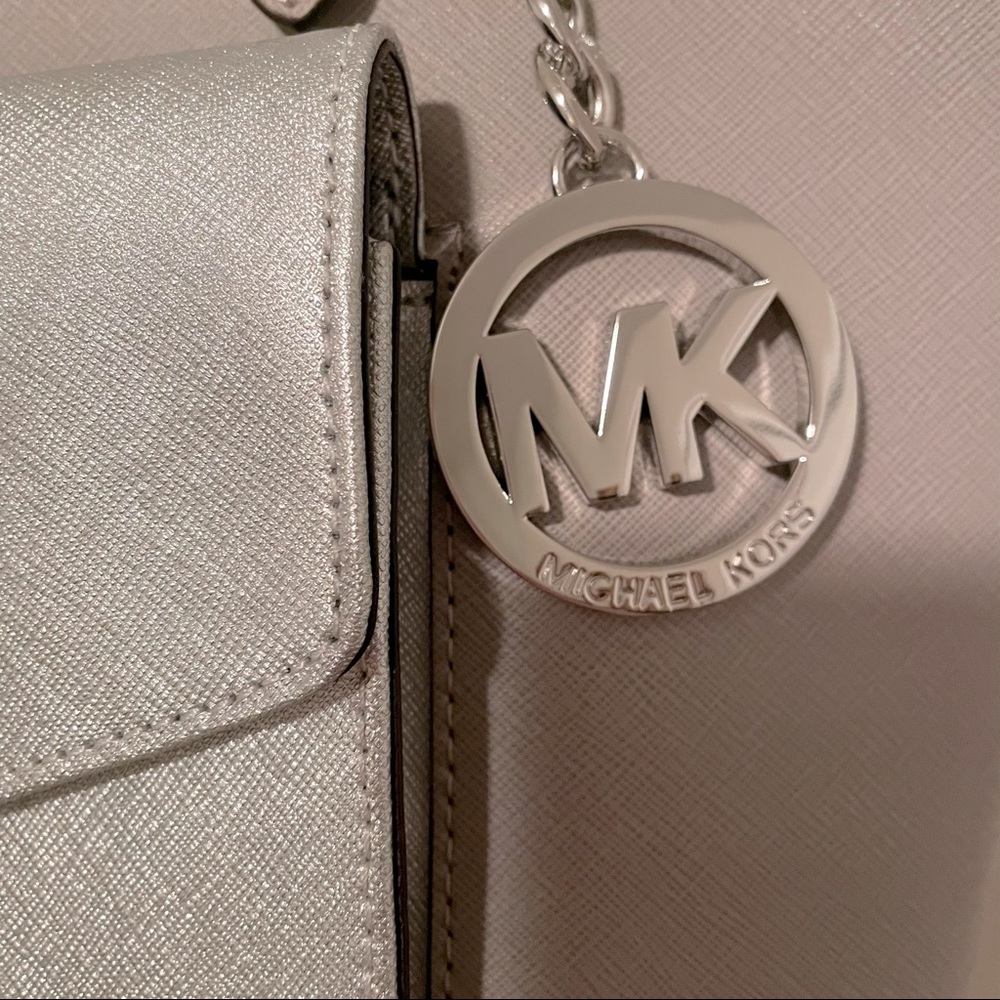 ❌SOLD❌Michael Kors Jet Set Tote Leather Grey Silver Bag - Picture 8 of 16